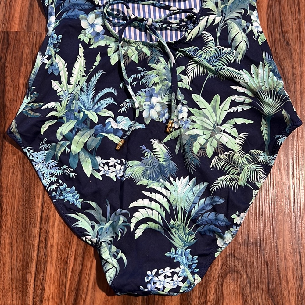 Tommy Bahama Art Of Palms Reversible Lace Back One Piece - Picture 11 of 16